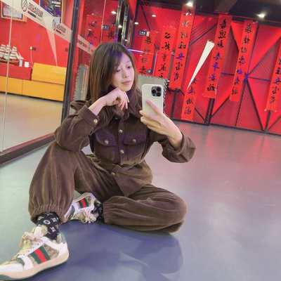 商务舞者