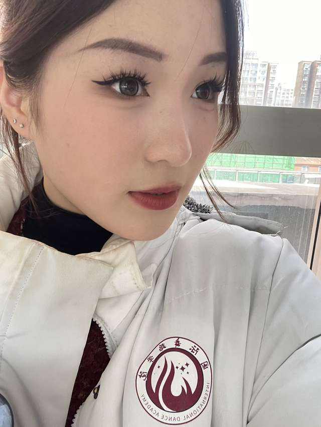 情侣舞者