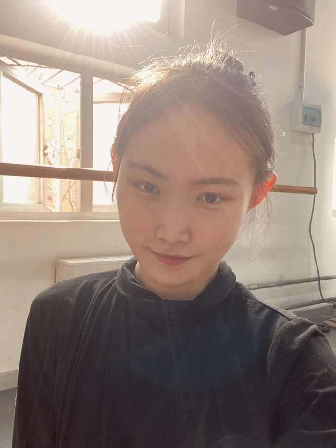少女舞者