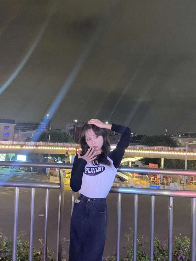 夜景舞者