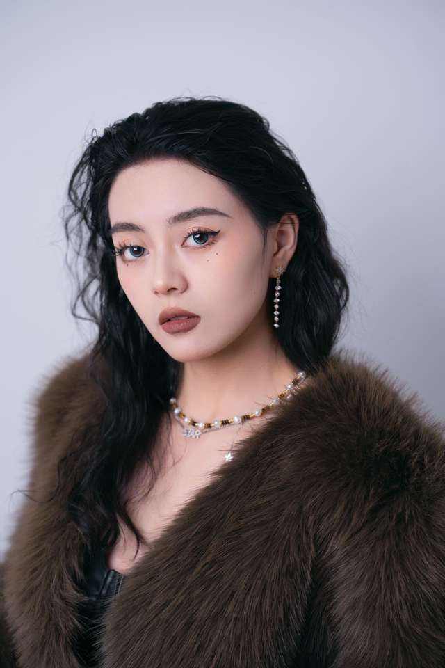 时尚舞者