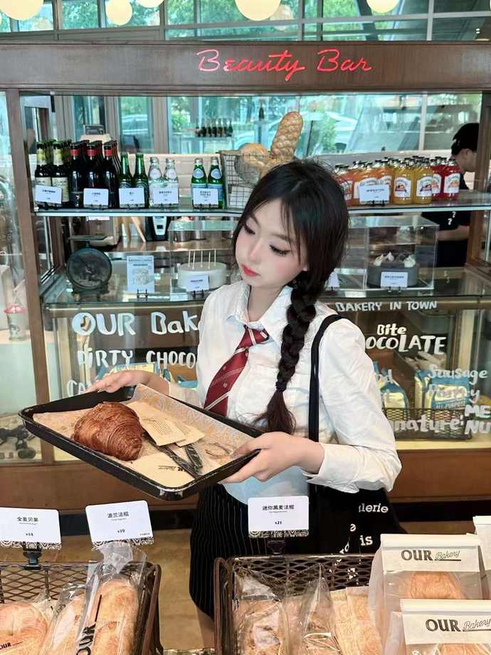校园模特