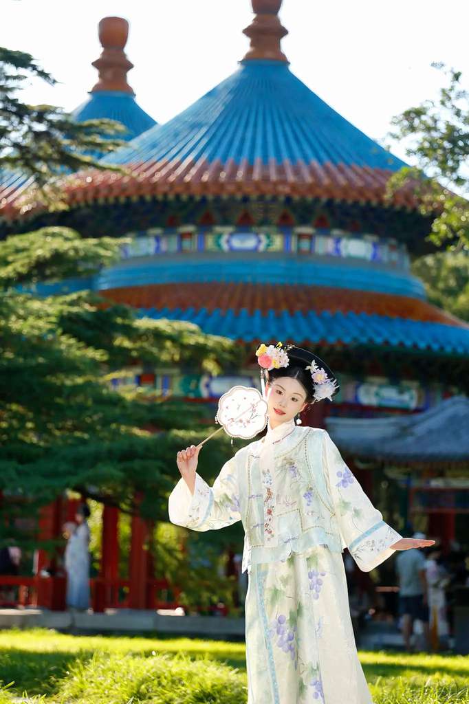 汉服模特